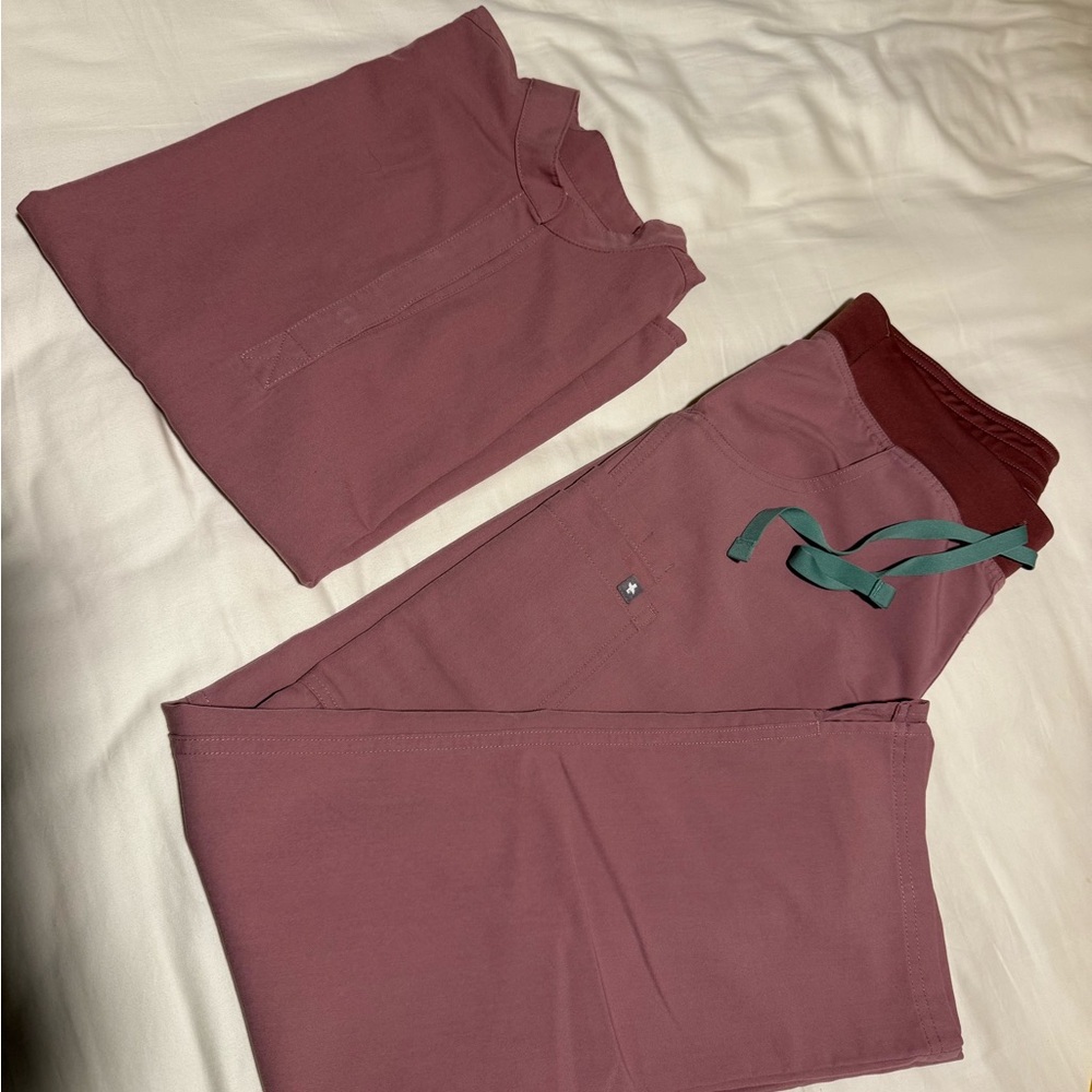 Figs Mauve Scrub Top and Bottom